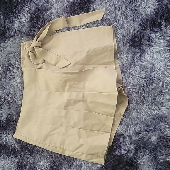 Shein women's khaki skort. Size S. Never worn. Pleated in the front shorts back - Picture 1 of 2